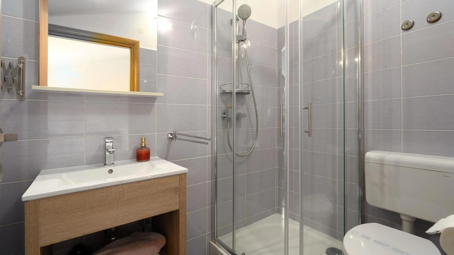 Ferienwohnung Residence Mala 1 Mit Pool Funtana Apartment